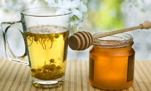 Ballı bitkisel infüzyonlar prostatitteki iltihabı ortadan kaldırır ve tüm vücut için faydalıdır.